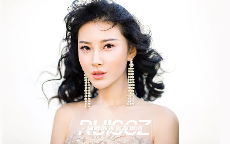 个人美妆定制班