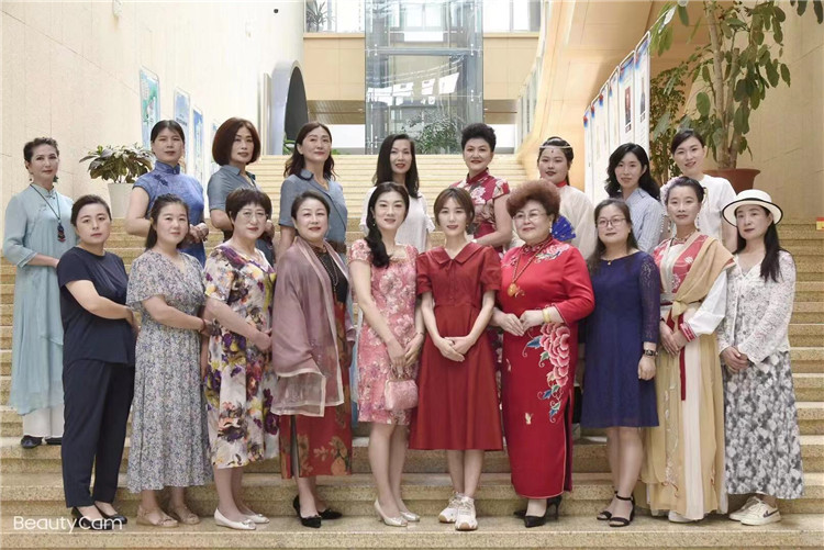 2021威海群众艺术馆化妆培训结业留念